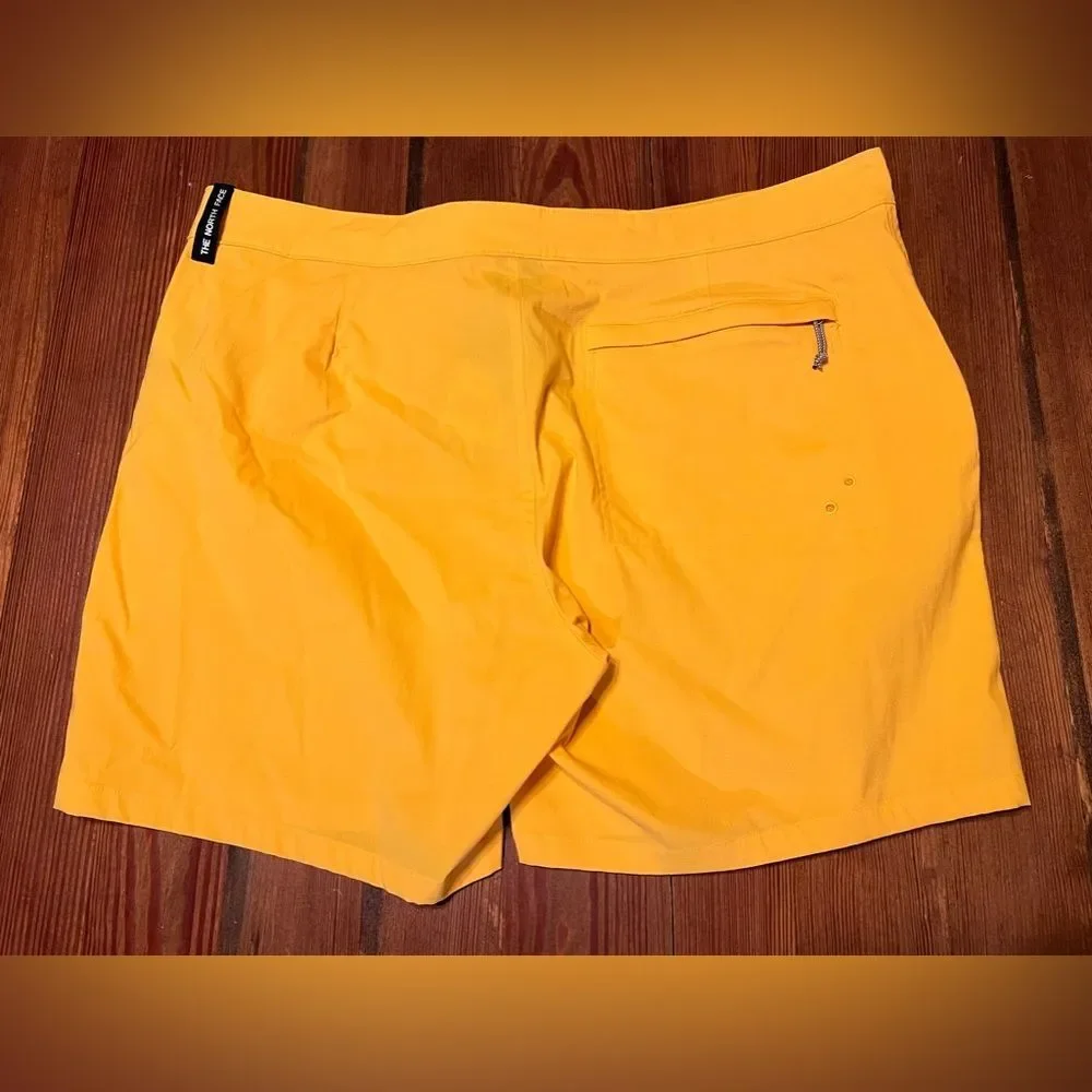 North Face‎ Class V Ripstop Board Shorts in Summit Gold